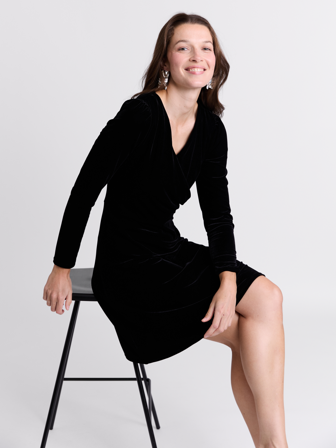 MATCH - Camelia velourkjole - Va Vite - Str. 36 - Dame - Kjoler & Skjørt - Svart - 95% polyester - resirkulert, 5% elastan