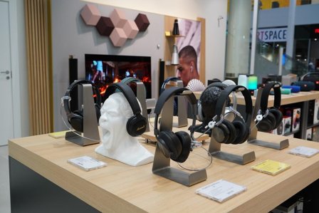 Multibrackets M Headset Holder monteringssett - for hodetelefoner / hodesett - svart