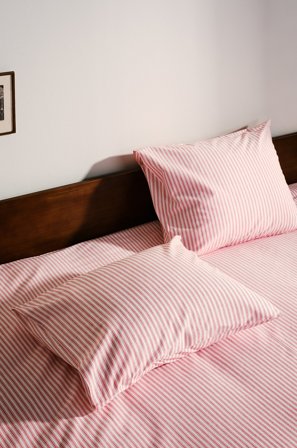 Jotex - Putetrekk 2-pk 60x50 Cm Økologisk Rød/hvit - ESSA - Kjøp Putevar hos Jotex