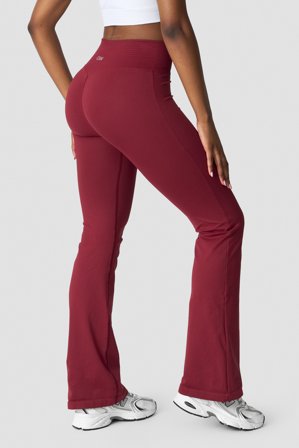 ICANIWILL - Define Seamless Flared Tights Burgundy - Træningstights - Damer - Træningstøj fra ICIW