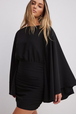 NA-KD Draperad miniklänning med vida ärmar - Little Black Dress - Svart - EU 36