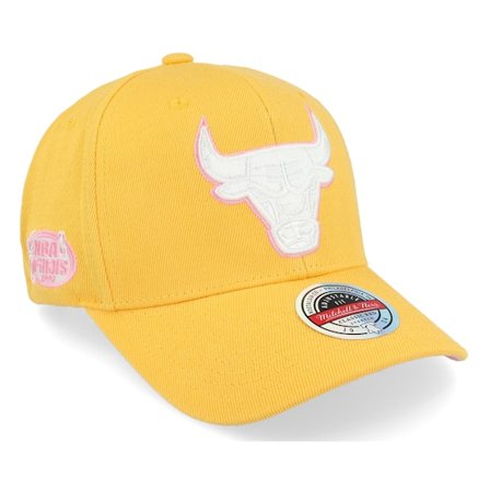 Mitchell & Ness - NBA Keltainen adjustable Lippis - Hatstore Exclusive x Chicago Bulls Pink Lemon Yellow/Pink Adjustable @ Hatstore