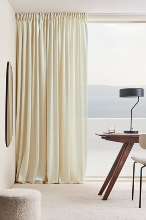 Jotex - Gardin Med Multifunksjonsbånd 1 Lengde - Ekstra Bred Kremhvit - SIMONE - Kjøp Fløyelsgardiner hos Jotex