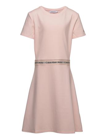 Logo Tape Ss Punto Dress Dresses & Skirts Dresses Casual Dresses Short-sleeved Casual Dresses Vaaleanpunainen Calvin Klein