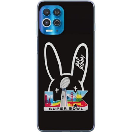 Kompatibel Mobilcover til Motorola Edge S Bad Bunny portræt med åben skjorte, tatoveringer og krøllet hår i stilfuld modefotografering