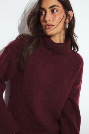 NA-KD - Strikket genser i ullblanding med rullekrage - Oversize Genser - Burgundy - L