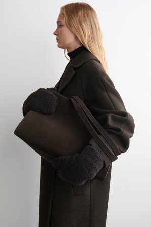 COS Femme Moufles Doublées En Tissu Peluche in Marron