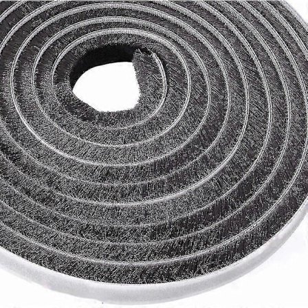 9mm x 9mm Sort Selvklæbende Børsteliste, Vindtæt og Støvtæt Tætning til Bevægelige Vinduer og Døre - 10m Længde-xindaren