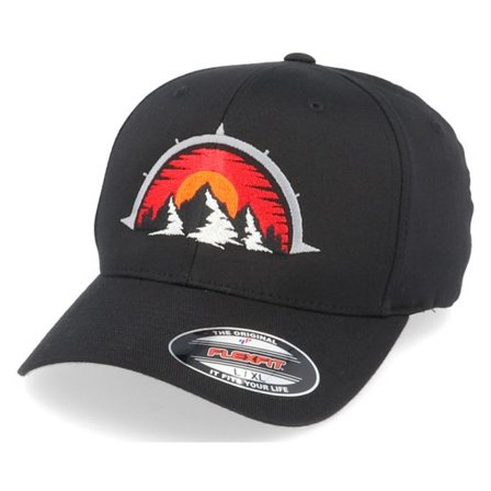 Wild Spirit - Svart flexfit Keps - Mountain Compass Black Flexfit @ Hatstore