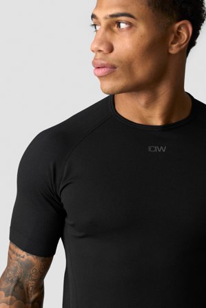 ICANIWILL - Sculpt Seamless T-Shirt M Black - Herr - Träningskläder från ICIW