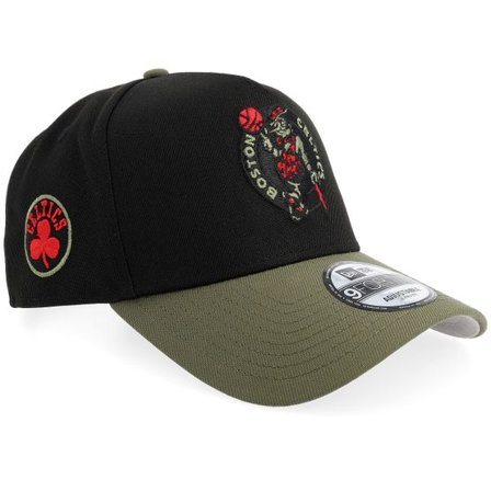 New Era - NBA Svart adjustable Keps - "Hatstore Exclusive x Boston Celtics 9FORTY Black/Olive A-Frame Adjustable " @ Hatstore