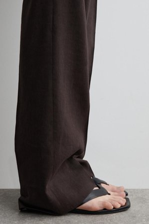 COS Women's Sandali Kitten-Heel Cinturino Incrociato in Nero