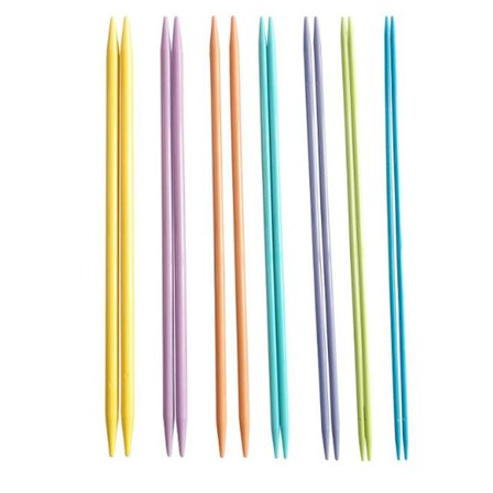 N018 - Set med 7 st. storlekar Strumpstickor i plast