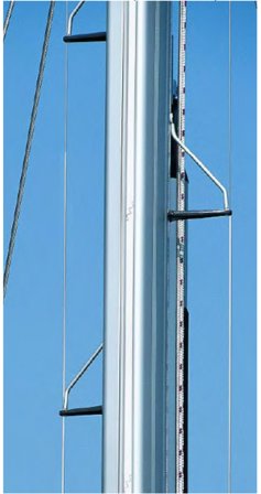 Seldén maststeg för segelbåt i rostfritt stål med radie 300 mm, robust klättringssteg för säker mastmontage, silver