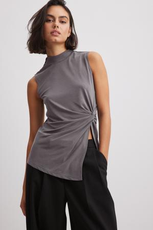 NA-KD Haut col montant en modal fendu sur le côté - Ensembles d'été - Gris - Medium