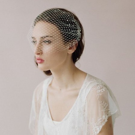 Brude Slør med Perle Kam 1920'erne Flapper Fascinator Net Slør Enkeltlags Fuglebur Slør til Bryllup (Hvid 1)