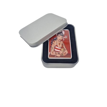Tattoo girl bensin lighter