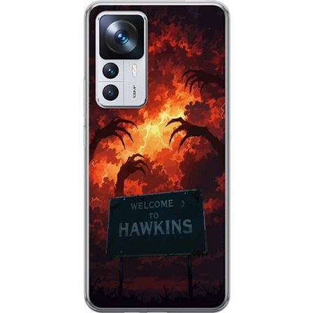 Kompatibelt Mobildeksel til Xiaomi 12T Mørk apokalyptisk fantasi-scene med brennende himmel og Hawkins-skilt i Stranger Things-stil