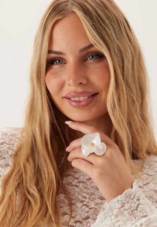 BY JOLIMA Flower Dream Ring Vaatteet