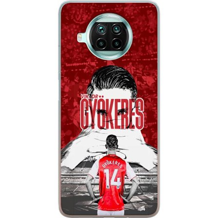 Yhteensopiva Puhelinkuori Xiaomi Mi 10T Lite 5G Punainen dramaattinen kollaasikuva, jossa esiintyy Viktor Gyökeresin muotokuva ja pelaajia takaapäin a