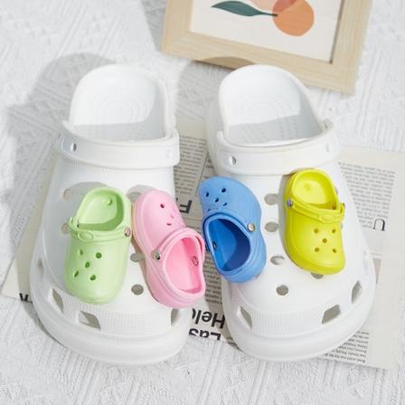 4 stk 3D Clogs Sandaler Ornamenter (Tilfeldig Farge), Sko Charms, Cu