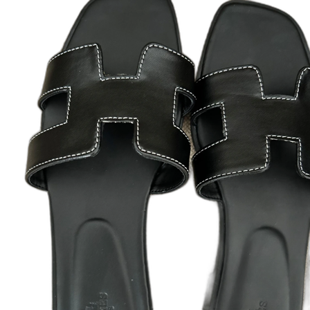 Svarta Oran sandaler