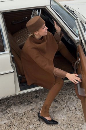 Hanna Stefansson x NA-KD Oversize-Cape aus Wollmischung - Übergangsjacken - Braun - EU 34