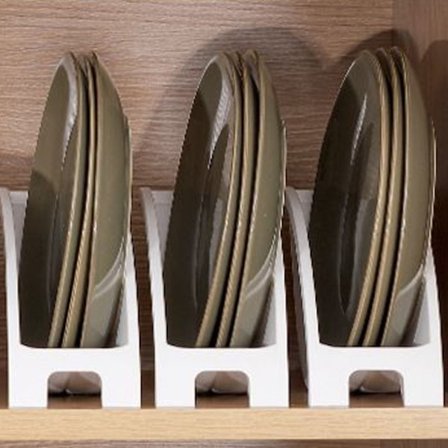 Japansk køkken opvaskestativ i plast til opbevaring af tallerkener og køkkenredskaber