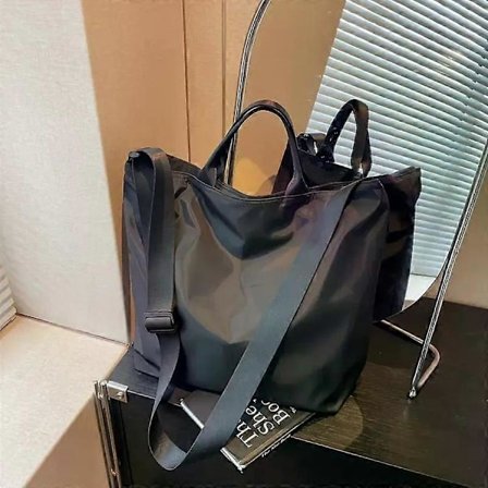 Vanntett nylonveske dame stor kapasitet messenger bag, Svart