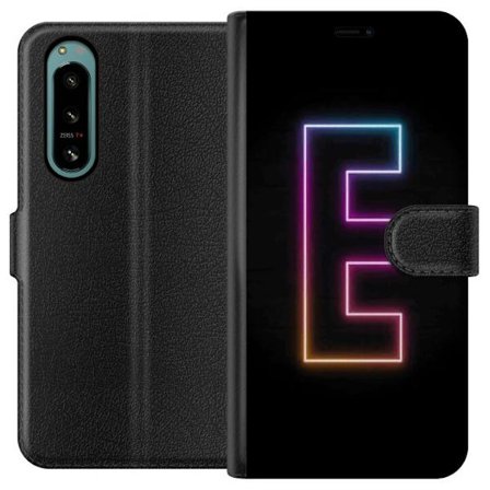 Yhteensopiva Lompakkokotelo Sony Sony Xperia 5 IV Minimalistinen neonkirjain E kirkkaissa väreissä tummaa taustaa vasten modernissa ja tyylikkääss
