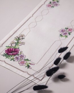 Stickpackung Läufer Blumenknospen