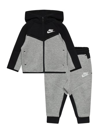 Nike | Vl-Tech Fleece Set | 110/116