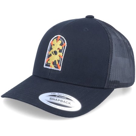 Iconic - Svart trucker Keps - Cap Emblem Logo Black Trucker @ Hatstore