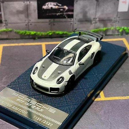 Støpt 1/64 skala 911 Porsche GT2 RS Klassisk sportsbil Simulering Delikatesse Legeringsbilmodell Statisk Samleobjekt Suvenirgave