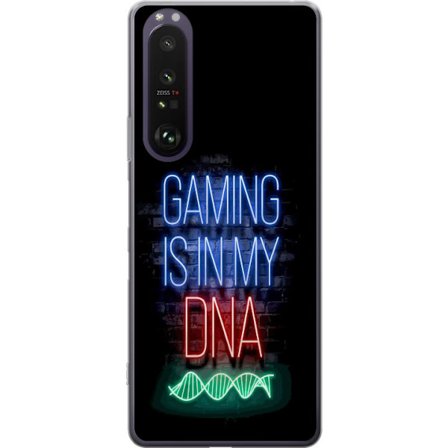 Yhteensopiva Puhelinkuori Sony Xperia 1 III Viktor Gyökeresin muotokuva vihreässä paidassa, jossa on leijonamotiivi ja intensiivinen vihreä tunnelma