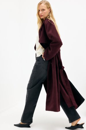 NA-KD - Overdimensjonert trenchcoat i imitert semsket skinn - Trenchcoats - Burgundy - EU 36