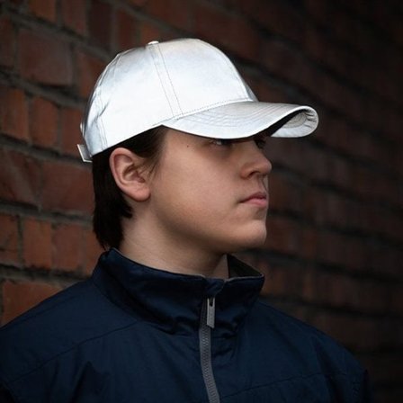 Heijastava lippis 58/60 cm - säädettävä lippis heijastavasta materiaalista