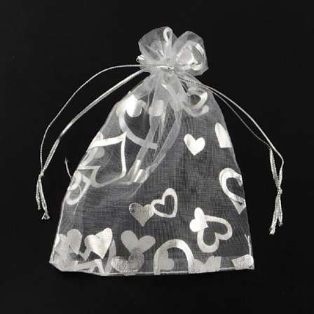 *10 st. Handsydda Organza påsar c.a 7x9 cm..Vita med silverhjärter