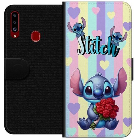 Kompatibel Tegnebogsetui til Samsung Galaxy A20s Romantisk illustration af Stitch der holder røde roser mod stribet baggrund