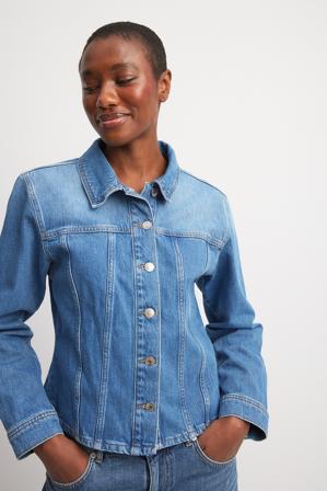NA-KD Chemise ajustée en denim à manches longues - Vestes en jean - Bleu - EU 42