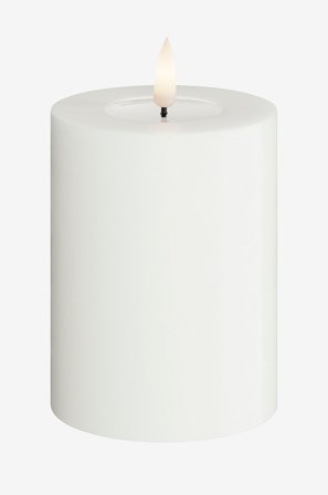 DeluxeHomeart - LED-pilarikynttilä 7,5x10 cm. - Valkoinen - Kynttilät - - Homeroom