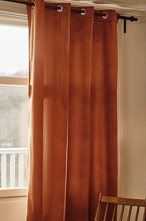 Jotex - Gordijn Met Ringen Van Velvet 1 Lengte Roestbruin Roestbruin - SAVANNAH - Koop Gordijnen met ringen bij Jotex