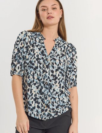 FREE/QUENT Shirt - Blue - XS