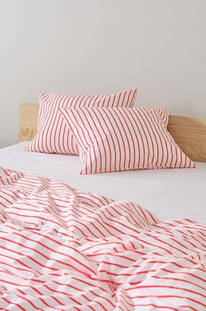 Jotex - Putetrekk 50x60 Cm 2-pakning Økologisk Hvit/tomatrød - SIMA - Kjøp Putevar hos Jotex