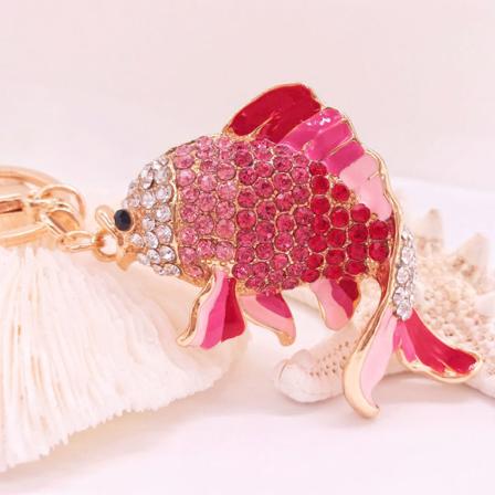 Søde Animianl Nøgleringe til Kvinder Bling Guld fisk Nøglering til Pige Håndtaske Taske eller Bilhæng med Gaveæske Pink