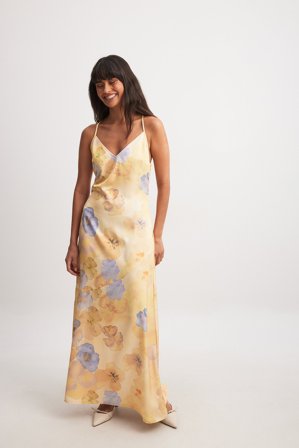 NA-KD V-Neck Satin Slip Dress - Slip-kjoler - Blomstret - EU 44