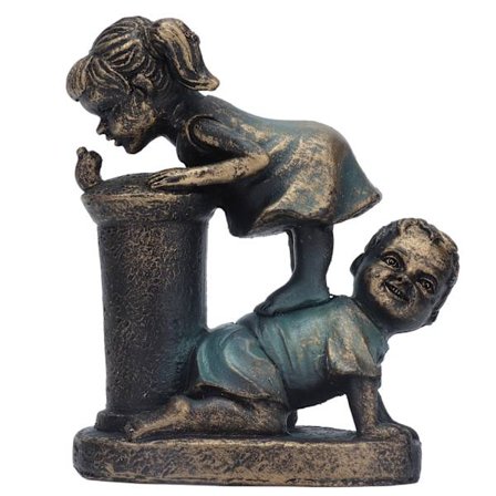 Flickan och pojken dricker vatten staty trädgårdsskulptur harts gård prydnad för inomhus utomhus dekoration