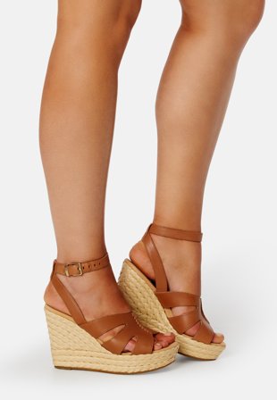UGG Careena Wedge CHESTNUT LEATHER Klær