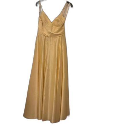 Ljusgul långklänning med slits