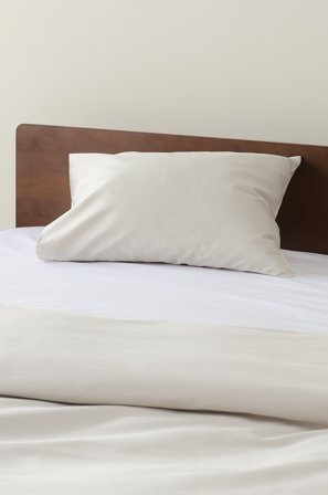 Jotex - Satin Putetrekk i Sateng Beige - ZACK - Kjøp Putevar hos Jotex